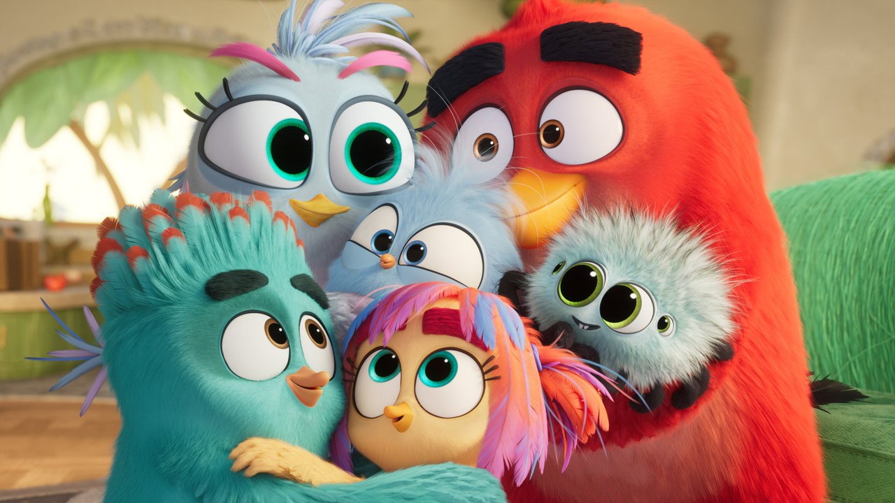 The Angry Birds Movie 3 Pokes Fun at the Kelly Clarkson Mechanical Bird Feud in New Poster