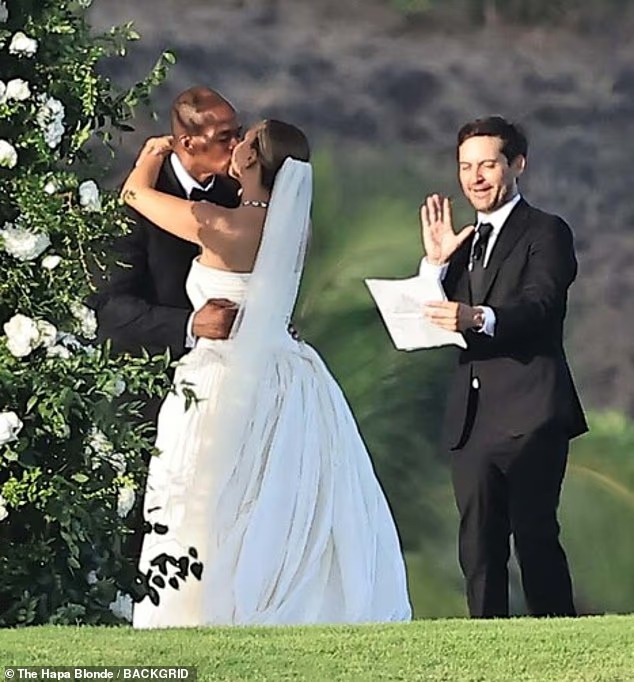 Tobey Maguire Officiates Ex-Wife Jennifer Meyer's Hawaii Wedding to Geoffrey Ogunlesi